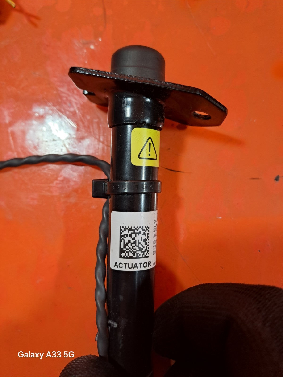 ✅POLESTAR 2 LONG RANGE 2023 BONNET HINGE ACTUATORS SET 32396638 32396639 A312 - Image 7