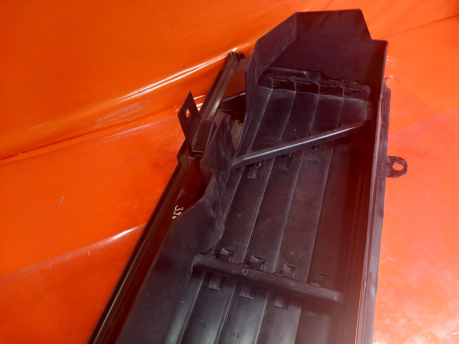2025 Land Rover Defender L663 Front Grill Shutter L8B2-8475-AC Warranty A396 - Image 7