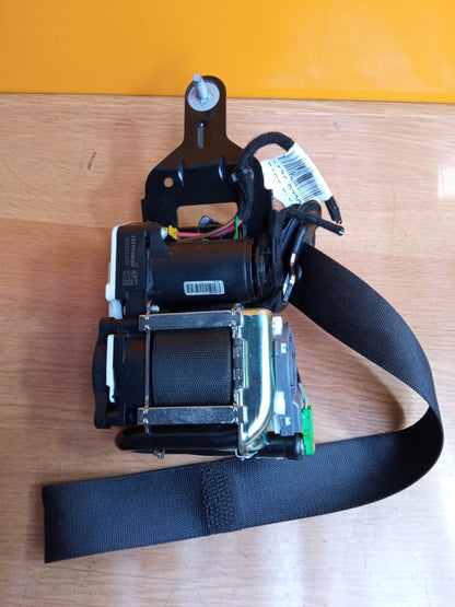 ✅2013 Mercedes C Class W204 AMG Sport Seat Belt Front Left A2048680022 A126 - Image 7