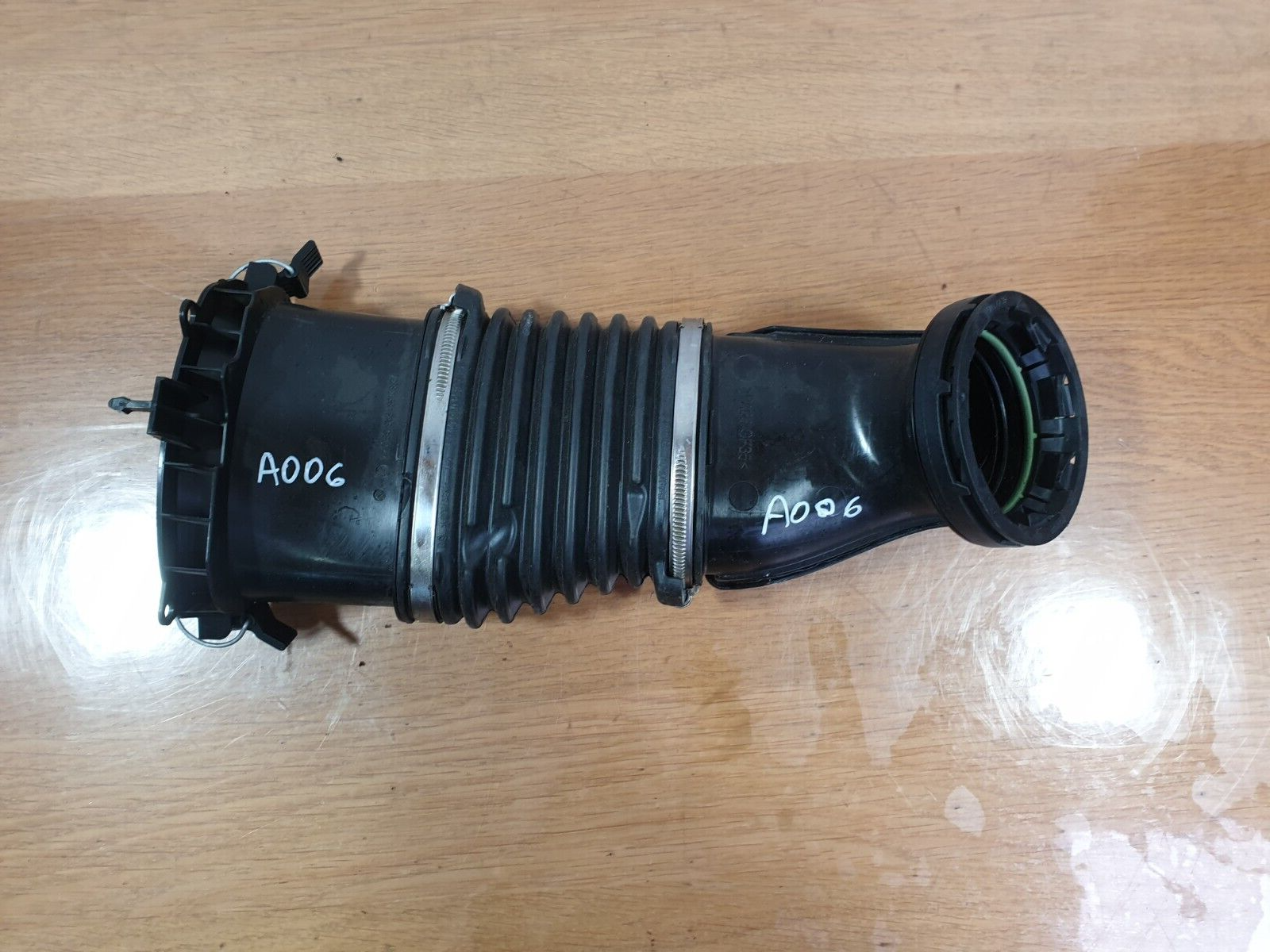 2019 MERCEDES CLS 450 W257 3.0P AIR INTAKE DUCT PIPE A2560900042 + WARRANTY A006 - Image 1