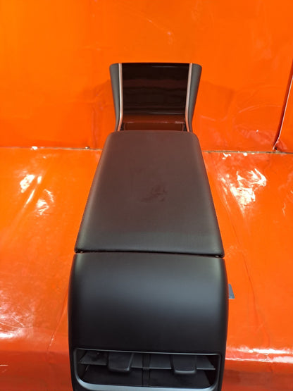 ✅TESLA MODEL 3 LONG RANGE 2020 CENTRE CONSOLE ARMREST 1087897-00-B 1522264-00-B - Image 6