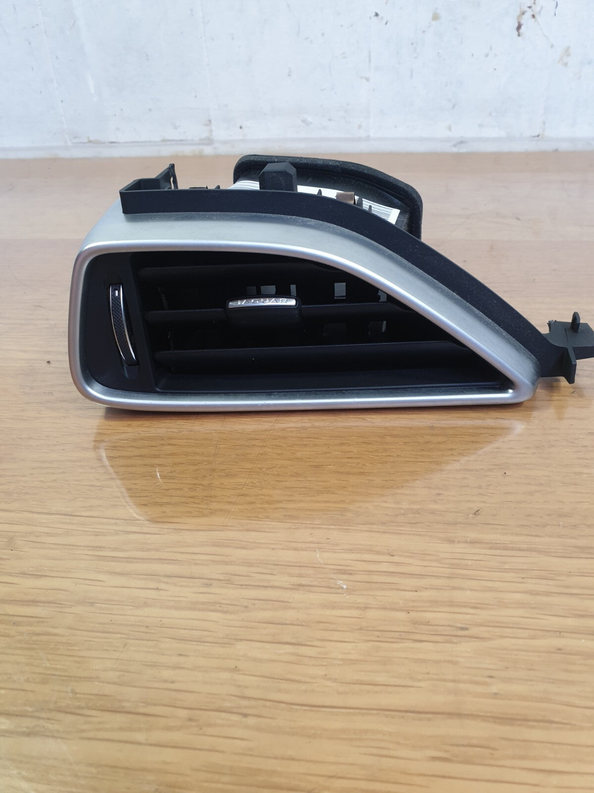 ✅JAGUAR F-PACE X761 3.0 PETROL 2017 DASHBOARD AIR VENT LEFT HX73018B09AE - Image 2