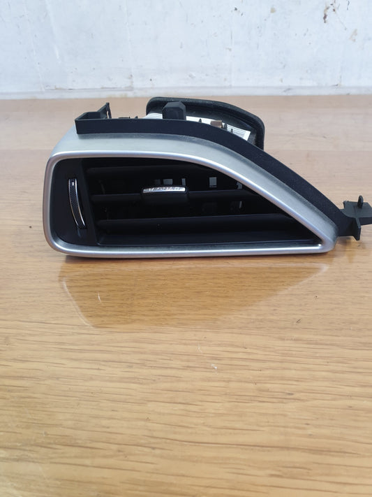 ✅JAGUAR F-PACE X761 3.0 PETROL 2017 DASHBOARD AIR VENT LEFT HX73018B09AE - Image 2