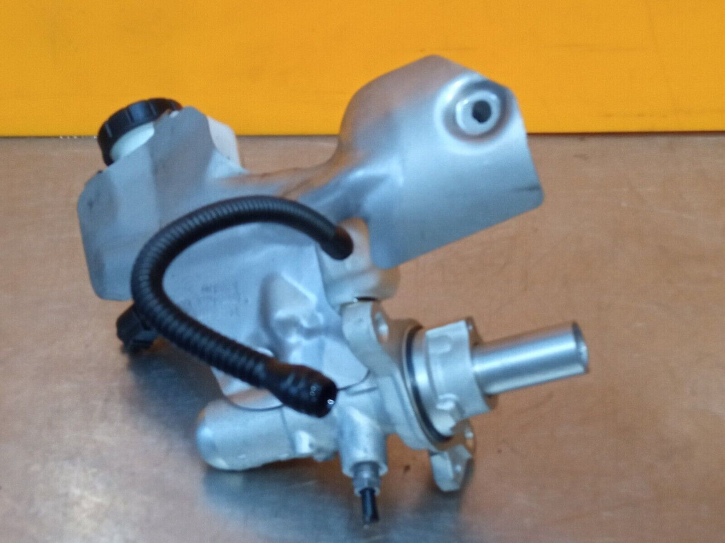 VW GOLF MK8 2.0 DIESEL 2016-2021 BRAKE FLUID TANK 0204839697 Warranty A001 - Image 4