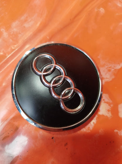 ✅AUDI Q2 ALLOY WHEEL CENTRE CAP COVER 8W0601170 + WARRANTY xAA - Image 1