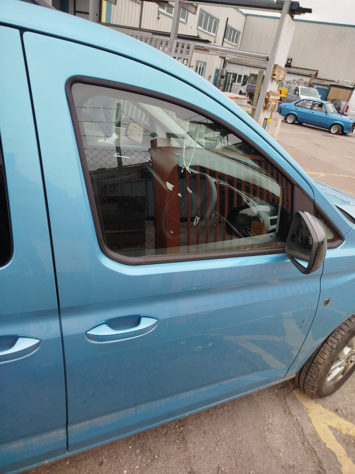 ✅2024 FORD GRAND TOURNEO CONNECT FRONT RIGHT DOOR W/O MIRROR BLUE +WARRANTY A341 - Image 2