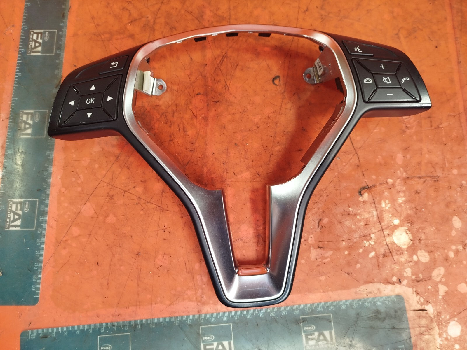 ✅MERCEDES A CLASS W176 STEERING WHEEL TRIM PANEL COVER A2185400262 +WARRANTY xAA - Image 1