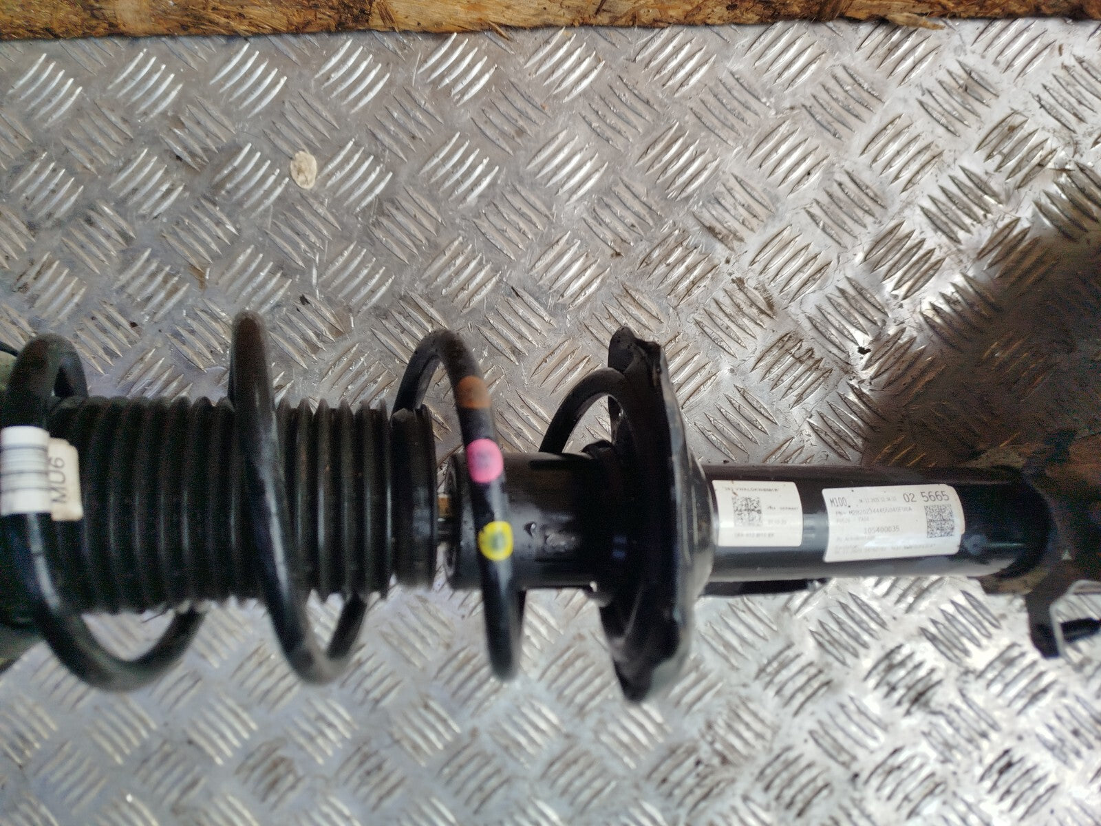 ✅CUPRA BORN V2 Ev 2023 FRONT RIGHT SUSPENSION LEG SHOCK ABSORBER HUB 1EA412013EF - Image 7