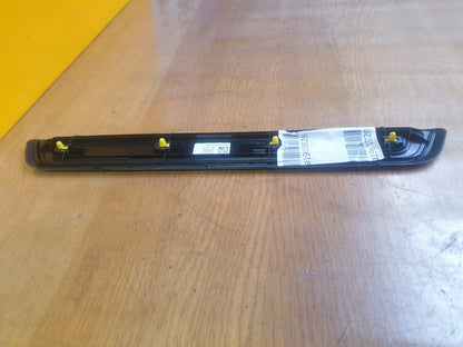 ✅2023 BMW I4 G26 E-DRIVE 40 M SPORT FRONT DOOR SILL COVER TRIM 8079739 A190 - Image 3