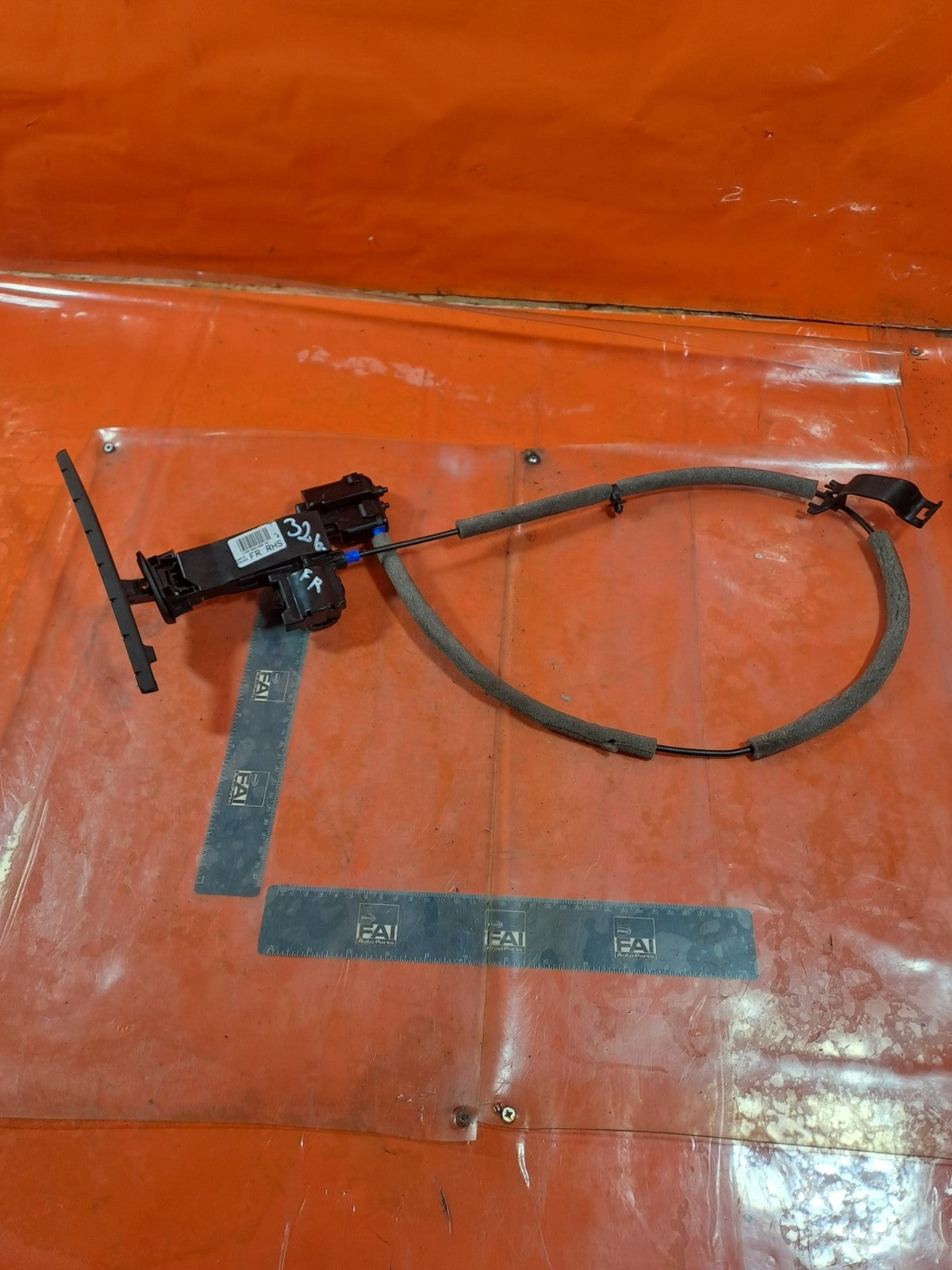 ✅FORD KUGA ST-LINE 2.5 PETROL 2025 FRONT RIGHT OPENING LIMITER LV4BS201A56AC - Image 3