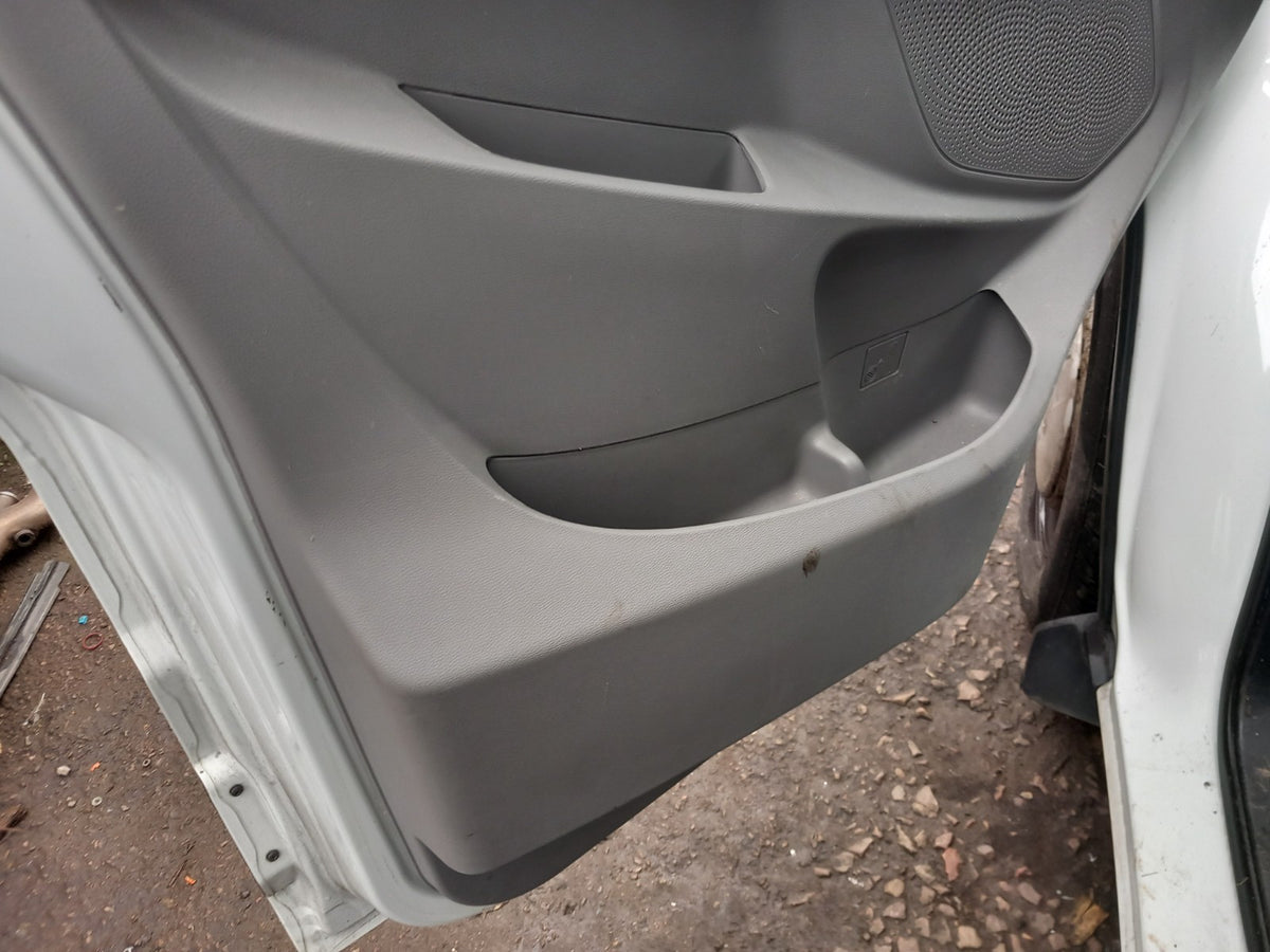 2023 Maxus Deliver 9 Front Left Door Card Panel Warranty A425 - Image 3