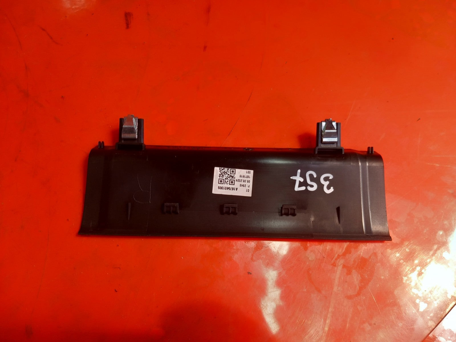 Mercedes Gle 450D AMG 3.0 Diesel 2025 Instrument Cluster Cover A1675401309 A397 - Image 10
