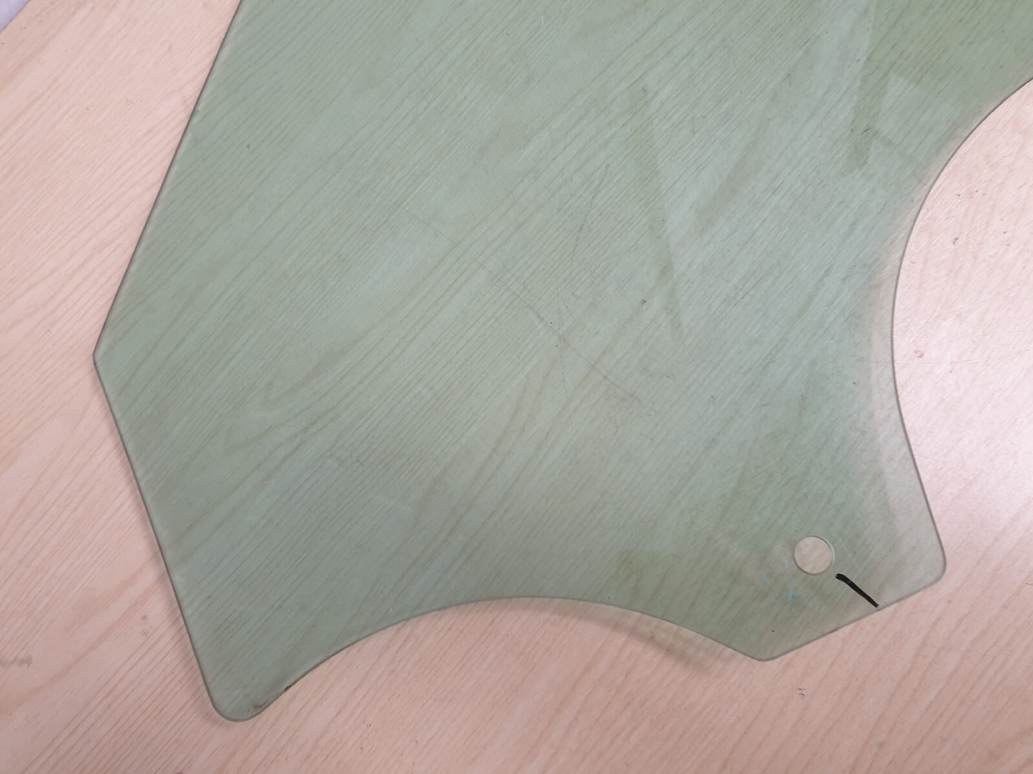 2020 SKODA KAROQ 1.0 TSI PETROL DOOR WINDOW GLASS FRONT RIGHT 575845202 A045 - Image 7