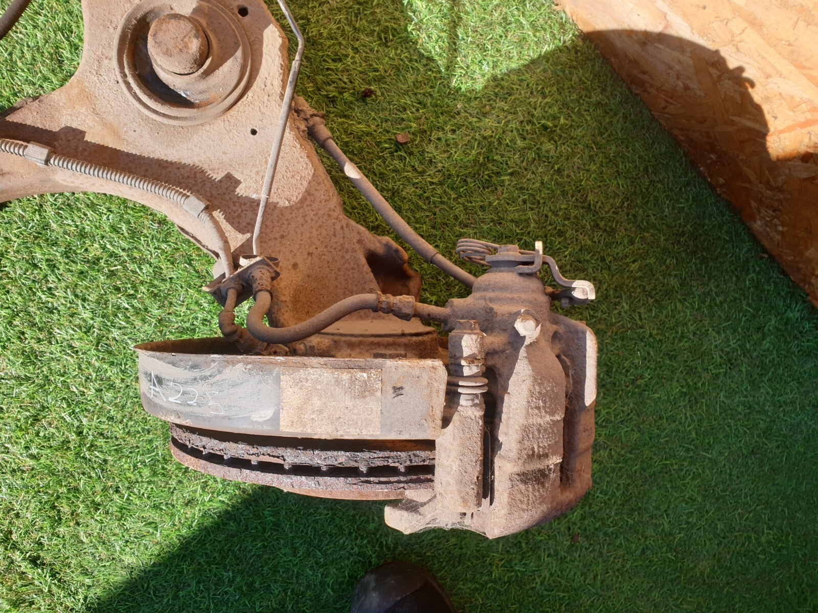 VW TRANSPORTER T6 2.0 DIESEL 2016 REAR LEFT SUSPENSION LEG HUB 7E0501413A A225 - Image 5