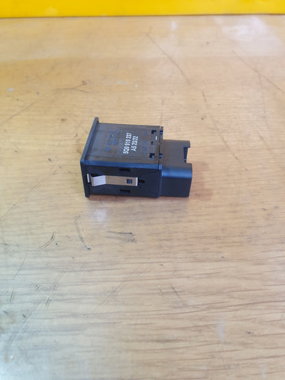 ✅2022 VW T-ROC A11 1.5P AIRBG ON OFF SWITCH BUTTON 5Q0919237 + WARRANTY A192 - Image 4