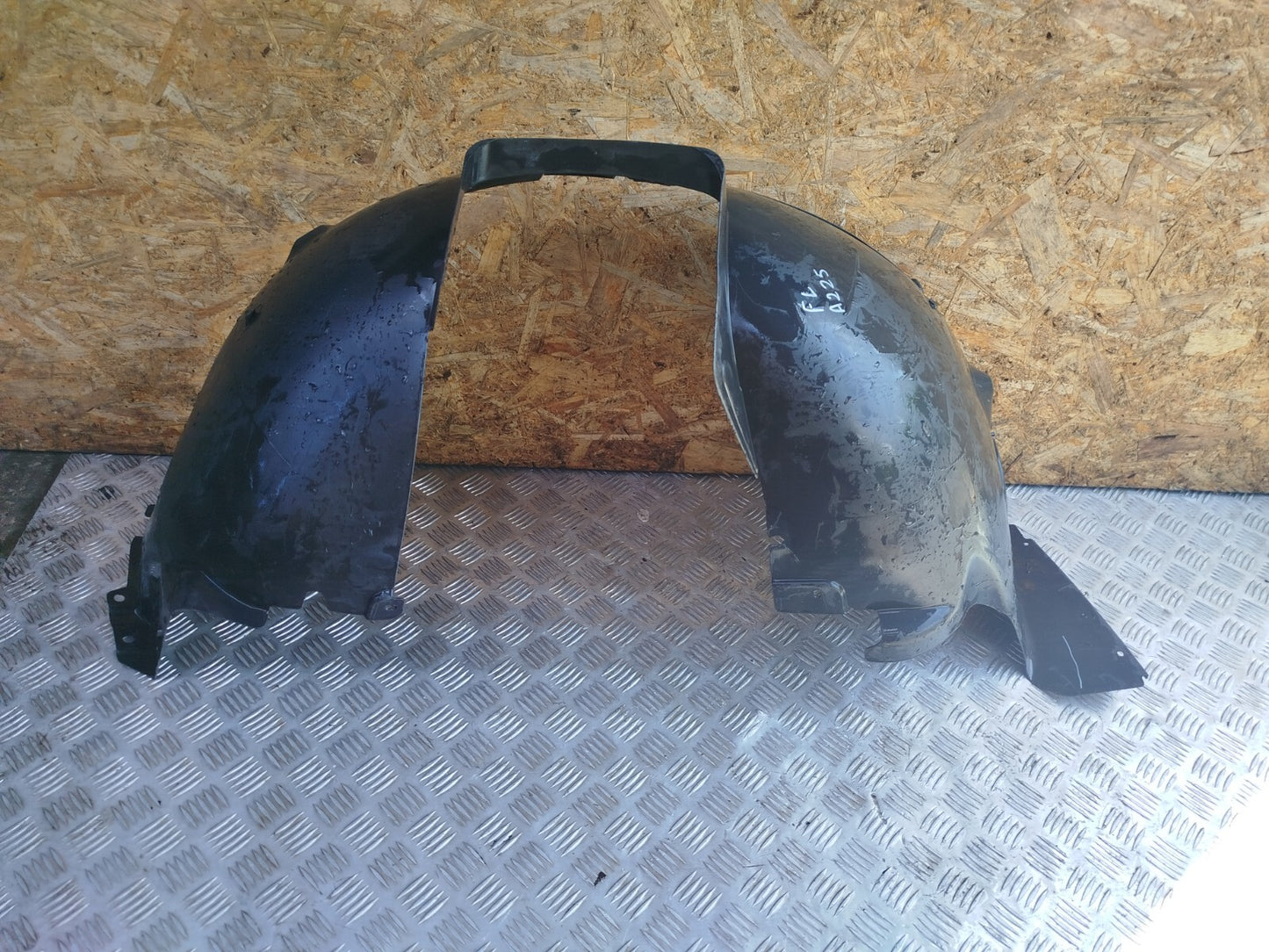✅Volkswagen Transporter T6 2016 2.0 Diesel FRONT LEFT WHEEL ARCH LINER Warranty - Image 1