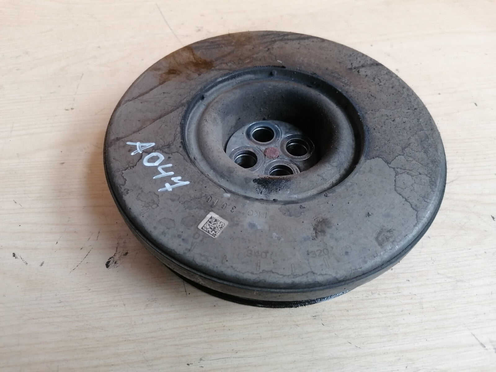 2015 MERCEDES A200 W176 AMG 2.1 DIESEL CRANKSHAFT PULLEY A6510353112 A047 - Image 4