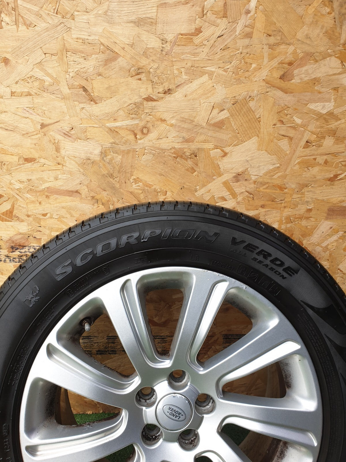 ✅2015 LAND ROVER DISCOVERY SPORT L550 ALLOY WHEEL & TYRE 235/60 R18 FK72-1007-BB - Image 3
