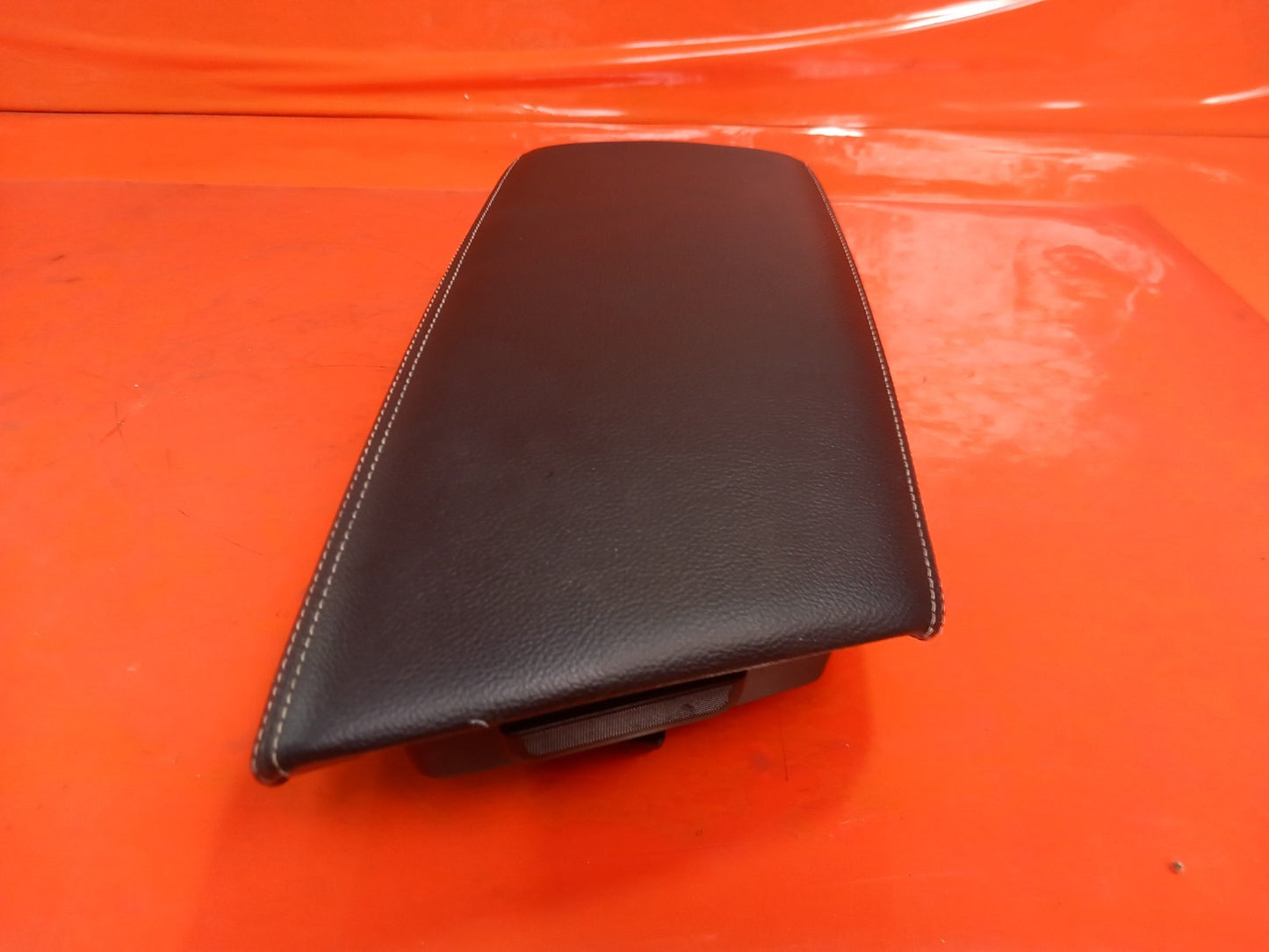 2019 Renault Megane MK4 Centre Console Armrest Warranty A387 - Image 2