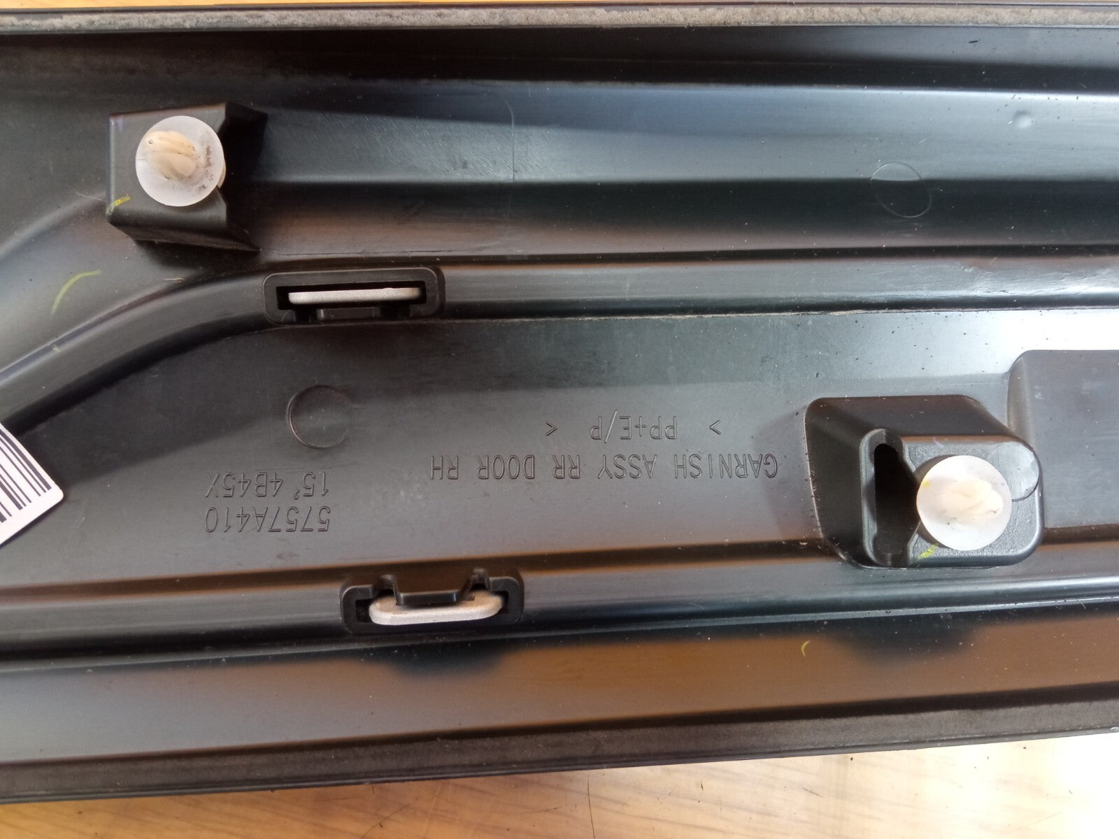 2019 MITSUBISHI OUTLANDER MK3 REAR RIGHT DOOR LOWER MOLDING 5757A410 A003 - Image 4