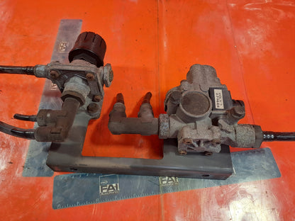 ✅VOLVO FL 5.5 DIESEL 2003 FRONT AXLE RIGHT ABS VALVE ABS 1079666 Warranty A324 - Image 1