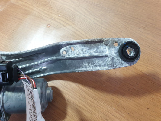 2023 CUPRA BORN V2 EV FRONT RIGHT WINDSCREEN WIPER MOTOR 10A955114A A209 - Image 2