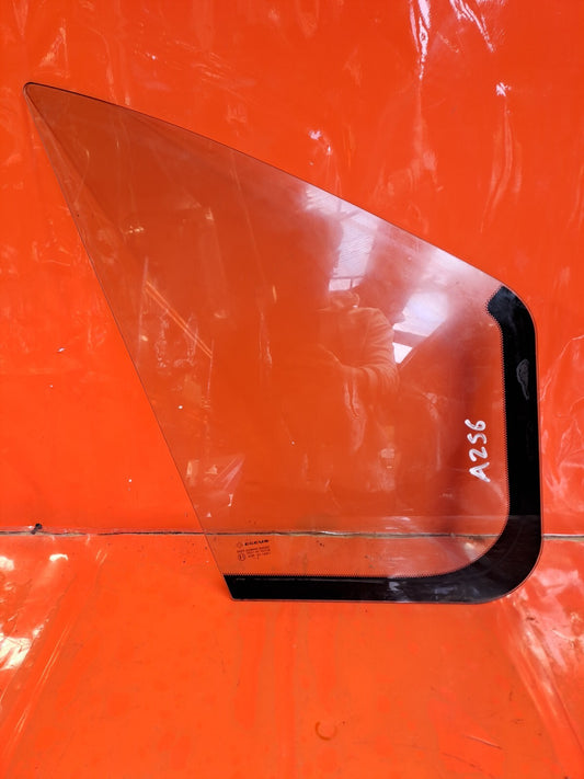 ✅RENAULT TRAFIC MK3 Sl27 1.6 DIESEL 2016 FRONT RIGHT DOOR QUARTER WINDOW GLASS - Image 1