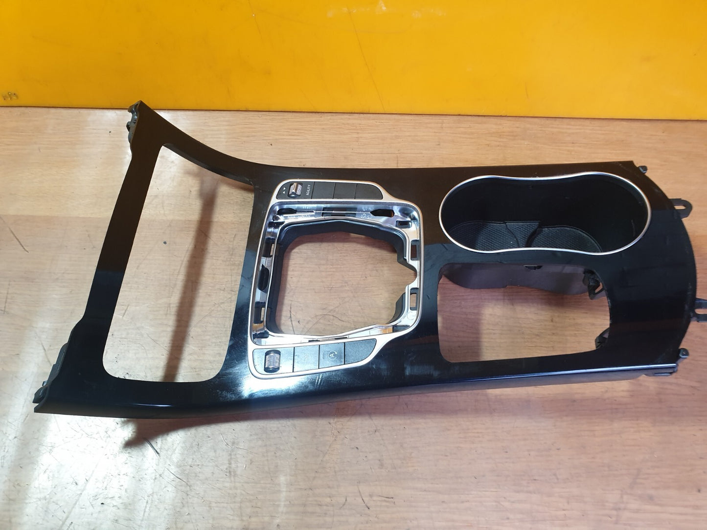 ✅Mercedes C Class W205 2014 Centre Console Panel & Cup Holder A2056805807 A147 - Image 6
