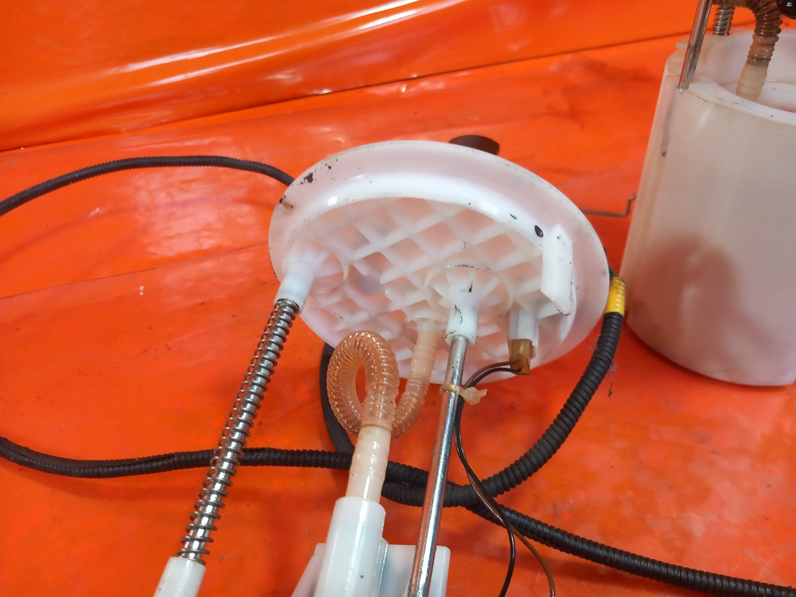 2018 Ssangyong Korando ELX 4X4 Fuel Pump Sender Unit 22300-34001 Warranty A329 - Image 6