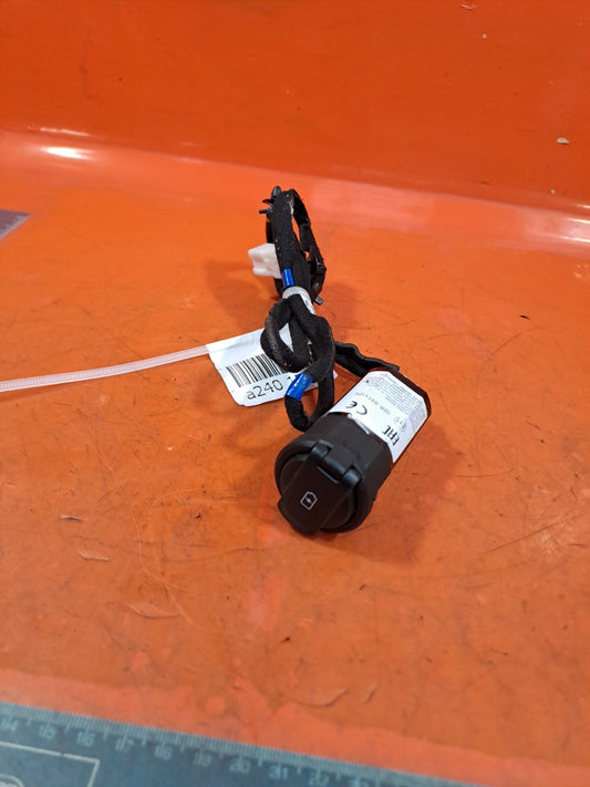 ✅2021 KIA STONIC GT-LINE 1.0P USB CHARGING SOCKET PORT 96125-D4000 A240 - Image 1