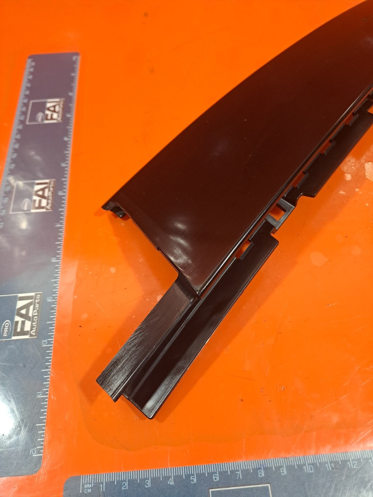 ✅FORD FOCUS ST 2.3 PETROL 2020 FRONT RIGHT DRIVER SIDE DOOR PILLAR TRIM Warranty - Image 2