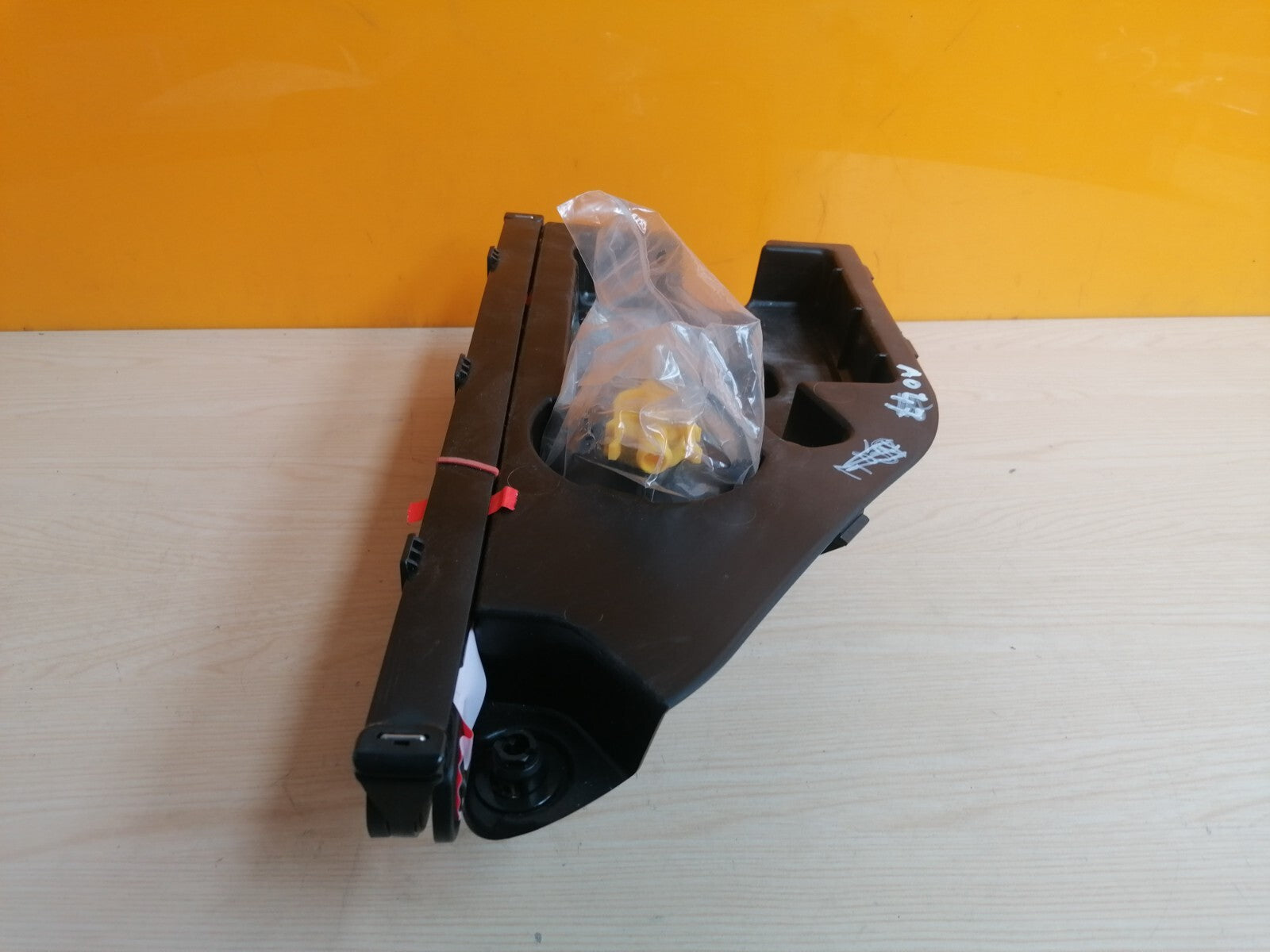 MERCEDES A200 W176 2.1 DIESEL 2015 TOOL KIT TOW EYE WARNING TRIANGLE A2468900188 - Image 5