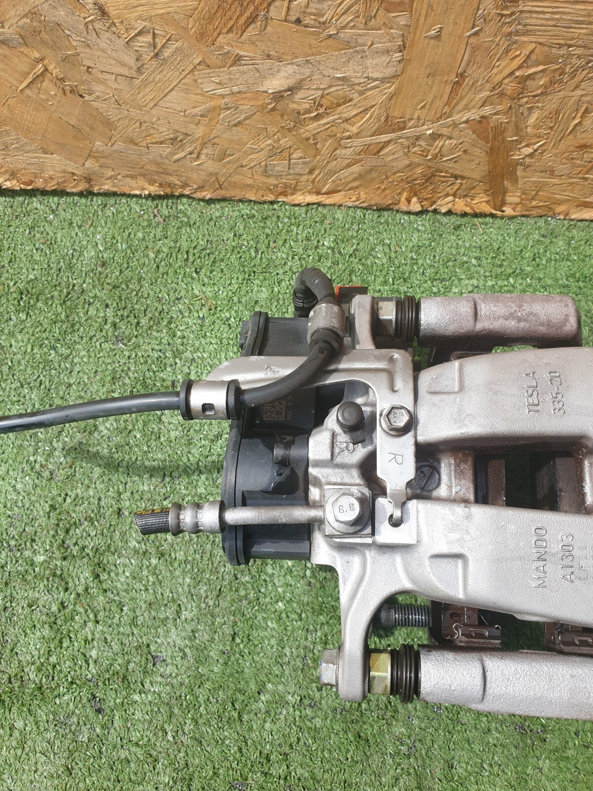 ✅2022 TESLA MODEL Y REAR LEFT BRAKE CALIPER 335-20 + WARRANTY A172 - Image 4