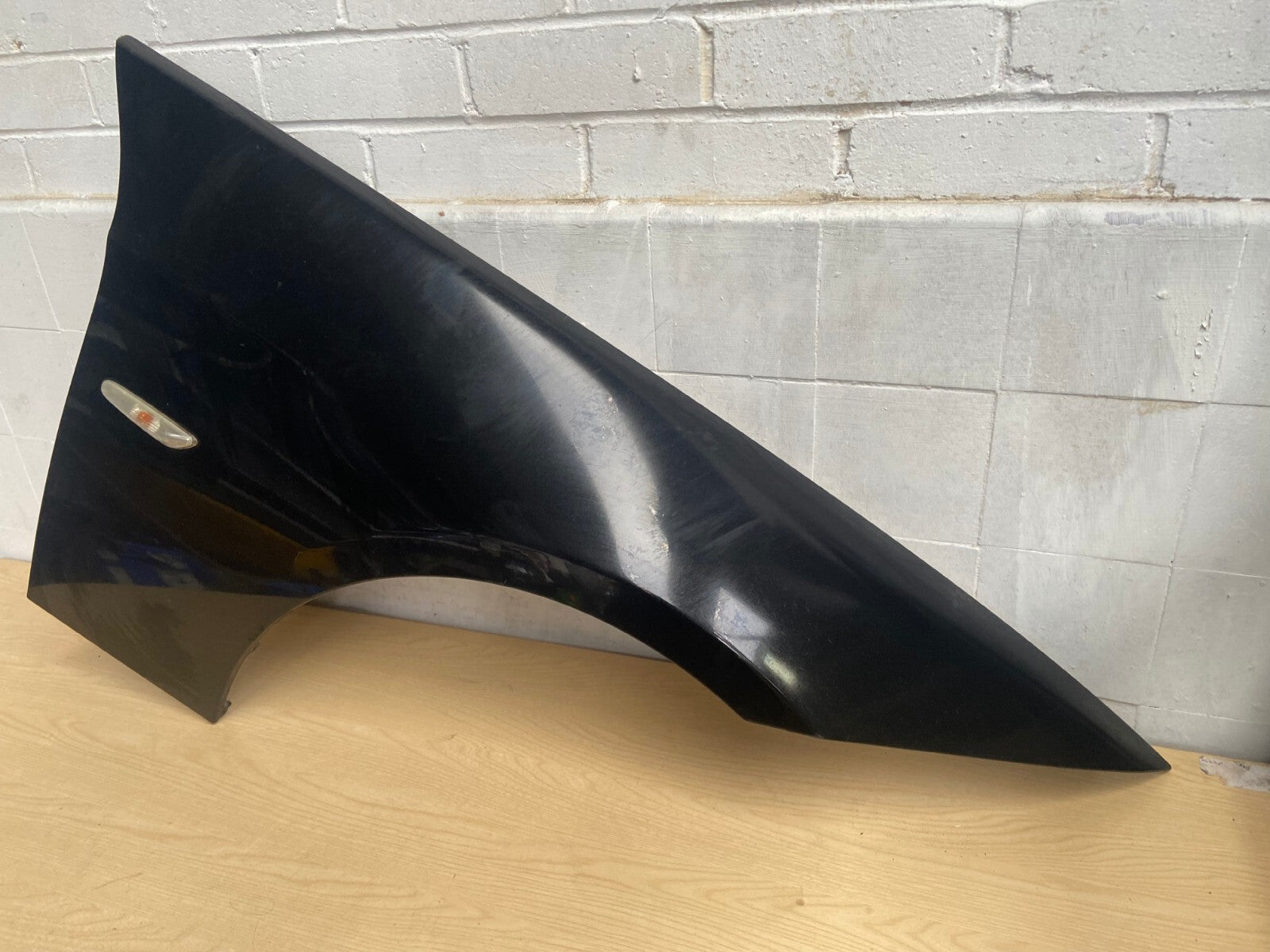 2011 BMW 318D 2.0 DIESEL E90 E91 RIGHT WING PANEL FENDER BLACK Warranty A033 - Image 3