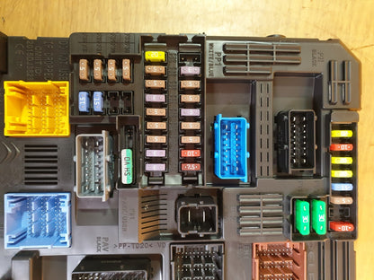 ✅PEUGEOT 2008 GT EV ELECTRIC 2020 FUSE BOX 9832881080 Warranty A193 - Image 9