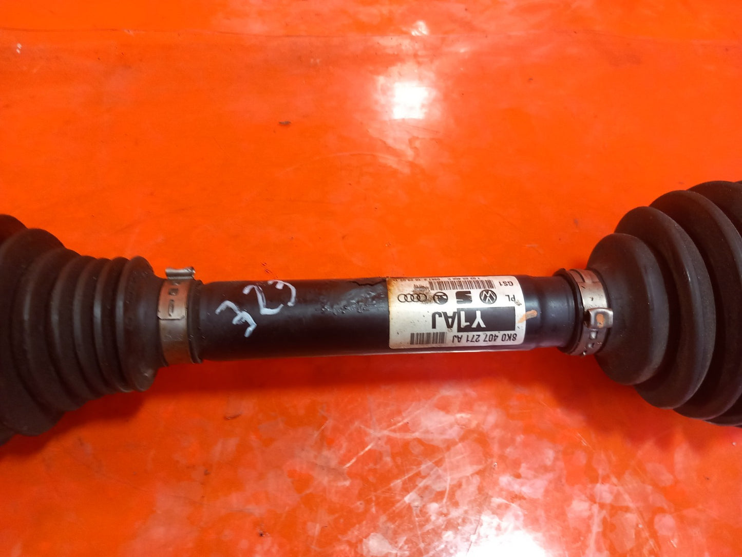 2012 Audi A4 B8 2.0D Front Driveshaft Left Right 8K0407271AJ Warranty A323 - Image 2