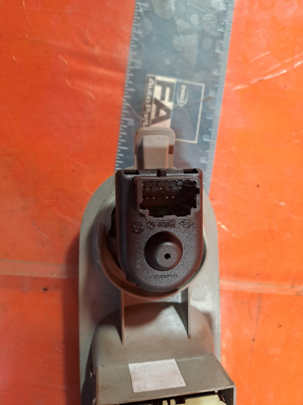 ✅2015 RENAULT ZOE DYNAMIQUE WINDOW MASTER SWITCH FRONT RIGHT 254008973R A317 - Image 10
