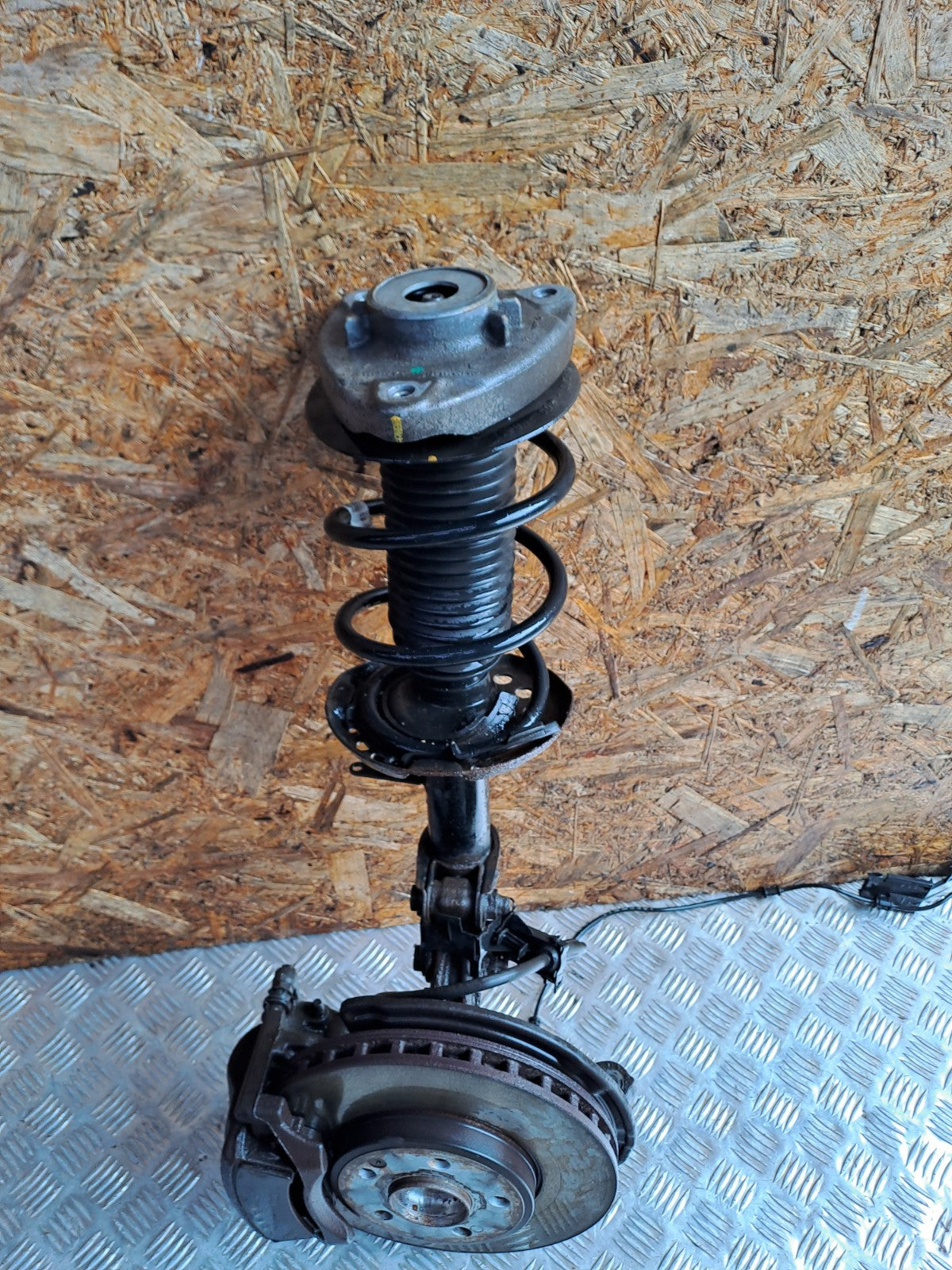 ✅MERCEDES B180 W246 1.8 DIESEL 2012 FRONT LEFT SUSPENSION LEG HUB A2463208913 - Image 4