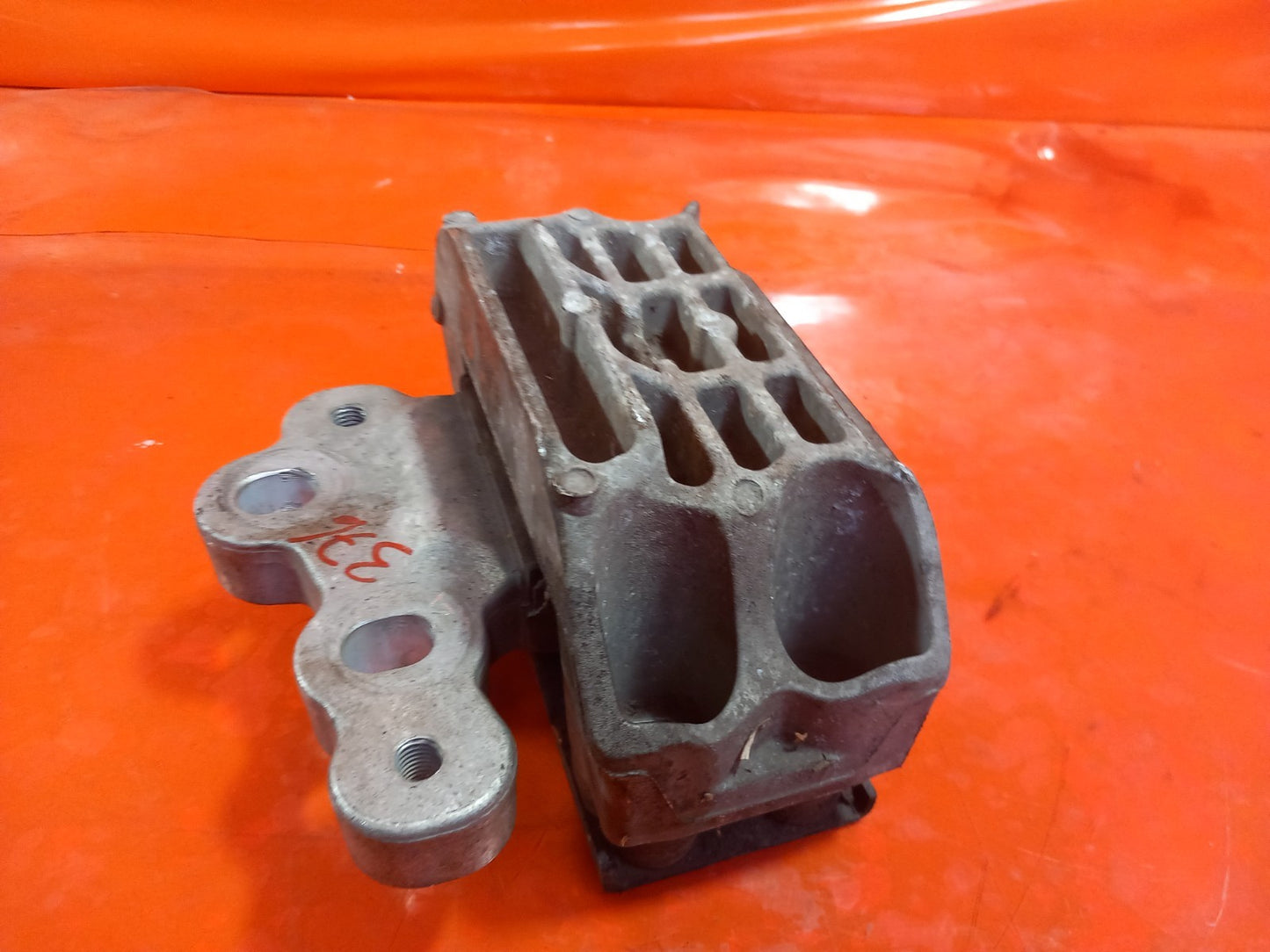 2019 Ford Transit Custom Engine Mount Left Side Warranty A376 - Image 2