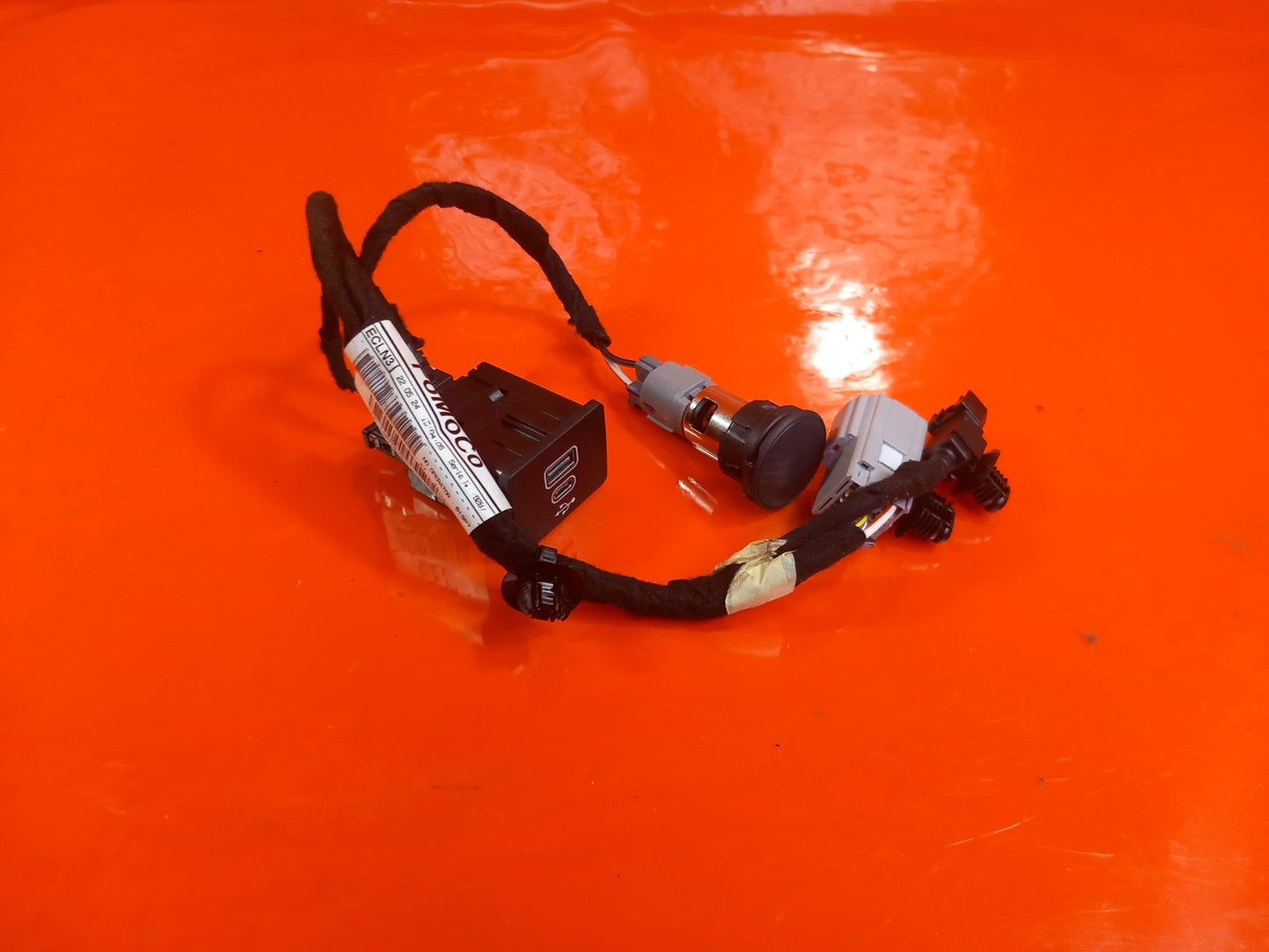 ebay-src:https://i.ebayimg.com/00/s/mtiwmfgxnjaw/z/vqsaaesw~vdqlvx5/$_57.jpg