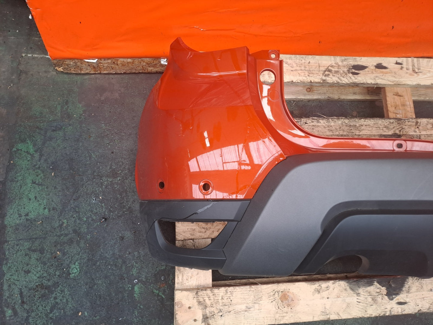 ✅2024 Dacia Duster Journey Rear Bumper Orange + Warranty A364 - Image 7