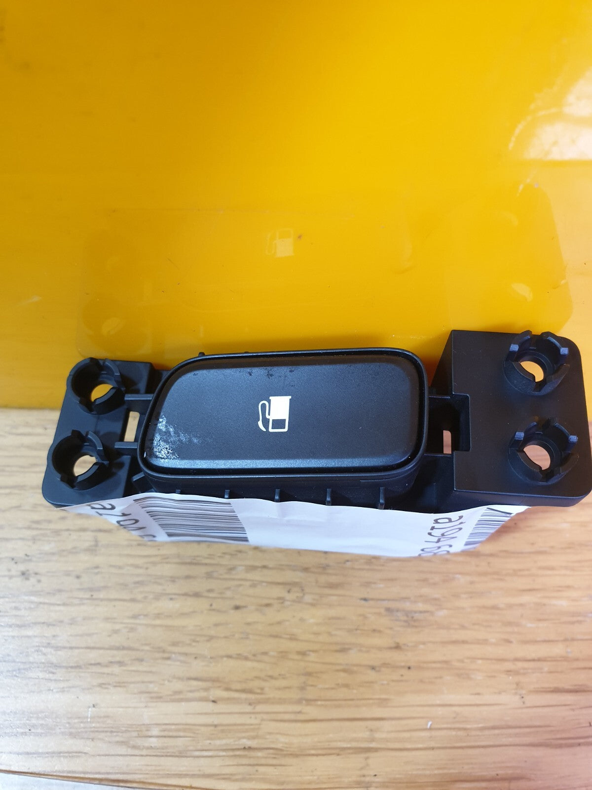 ✅Kia Niro 2 S-A 1.6 Petrol 2020 Fuel Tank Open Switch 93750-G5900WK Warranty - Image 2