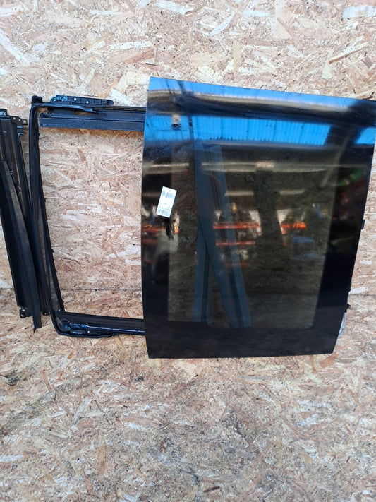✅FORD FIESTA VIGNALE 1.0 PETROL 2018 PANORAMIC ROOF BLINDS CURTAINS Warranty - Image 1