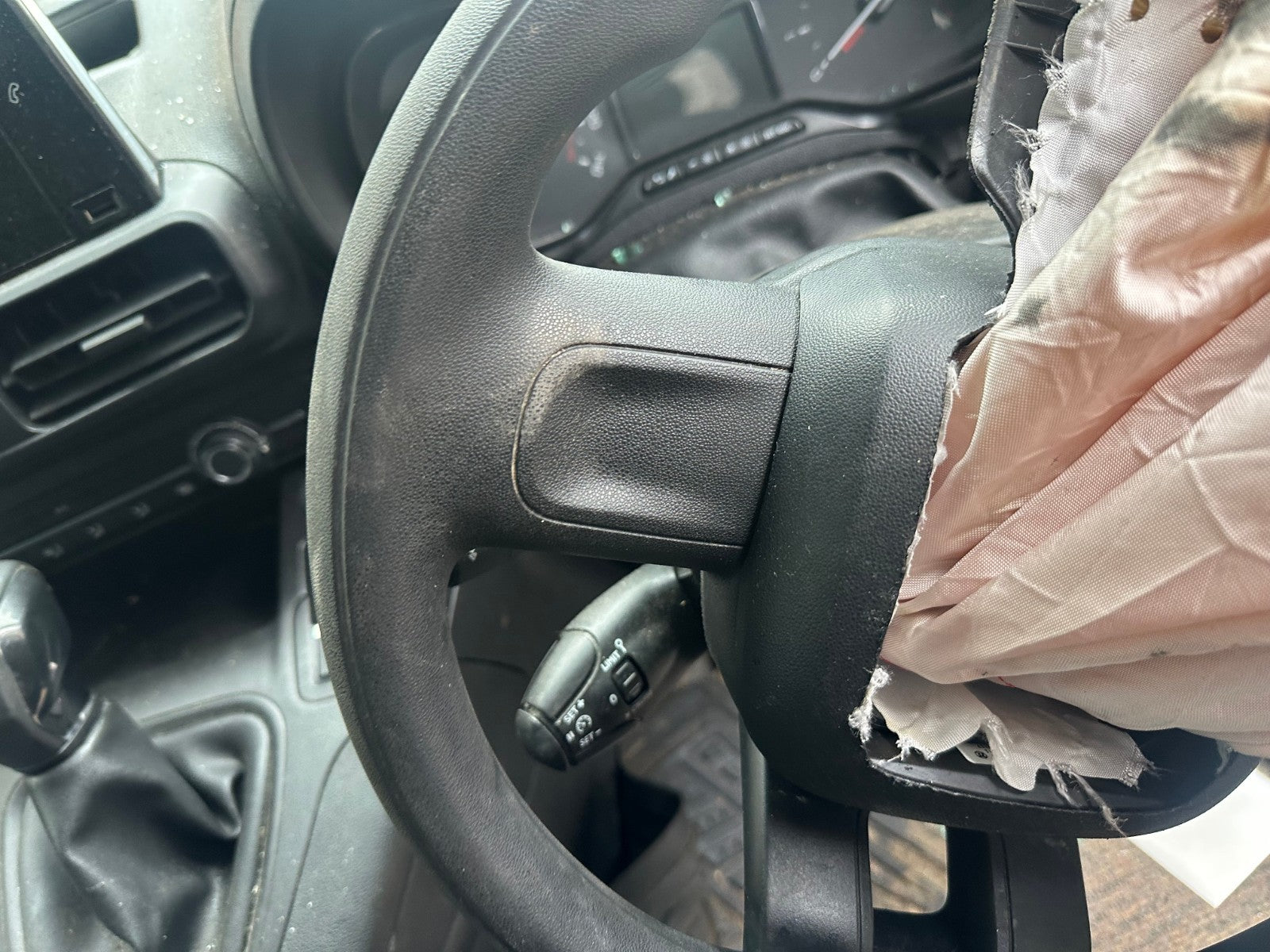 ✅Citroen Berlingo 650 1.5 Diesel 2020 Steering Wheel Warranty A381 - Image 3