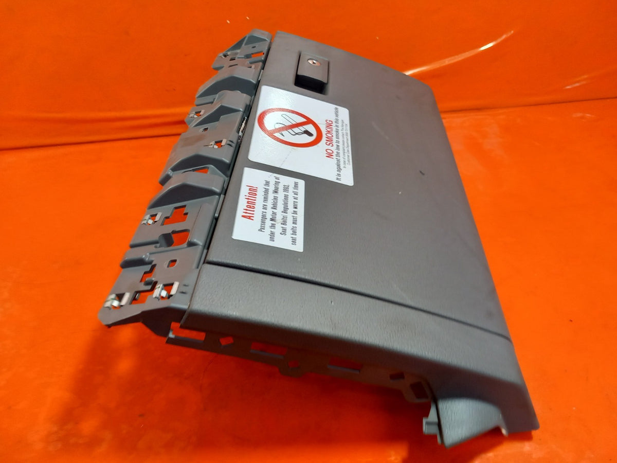 VW Transporter St-Line 2.0 Diesel 2023 Glove Box 7L2858007 Warranty A416 - Image 6