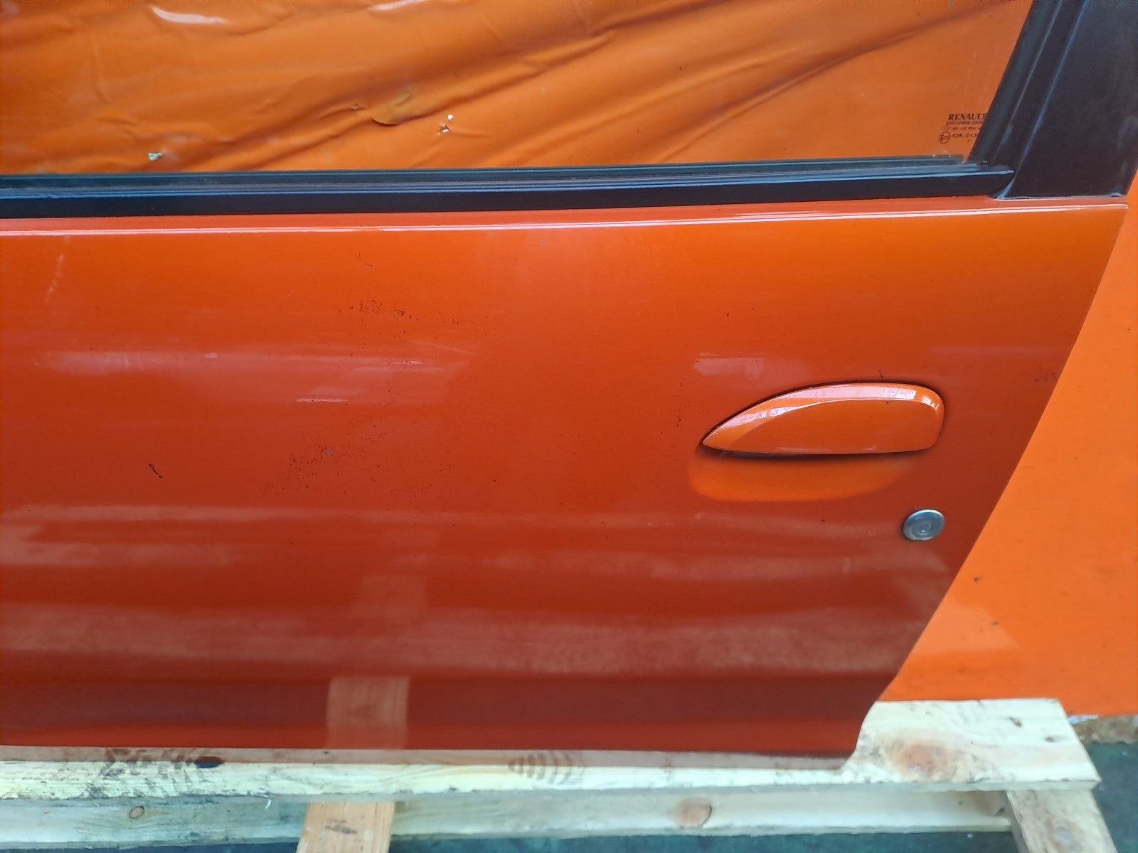 ✅2024 Dacia Duster Journey Front Left Door Orange Dent + Warranty A364 - Image 5