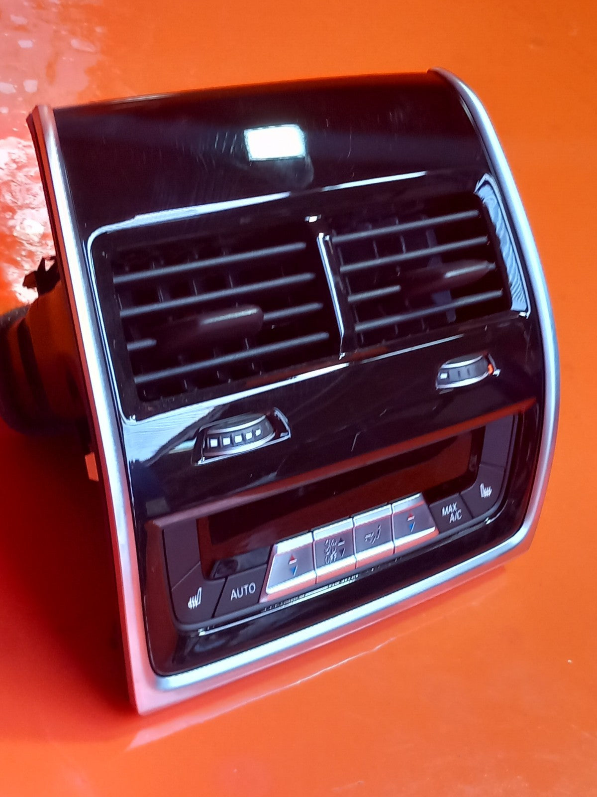 BMW X5 G05 Xdrive 50e M Sport 3.0 Petrol 2025 Rear Climate Heater Control Panel  - Image 9