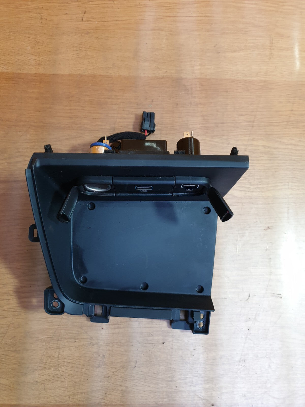 ✅2016 KIA NIRO 2 EV S-A 1.6P USB CHARGING PORT 84630-G5950 84624-G5000 +WARRANTY - Image 7