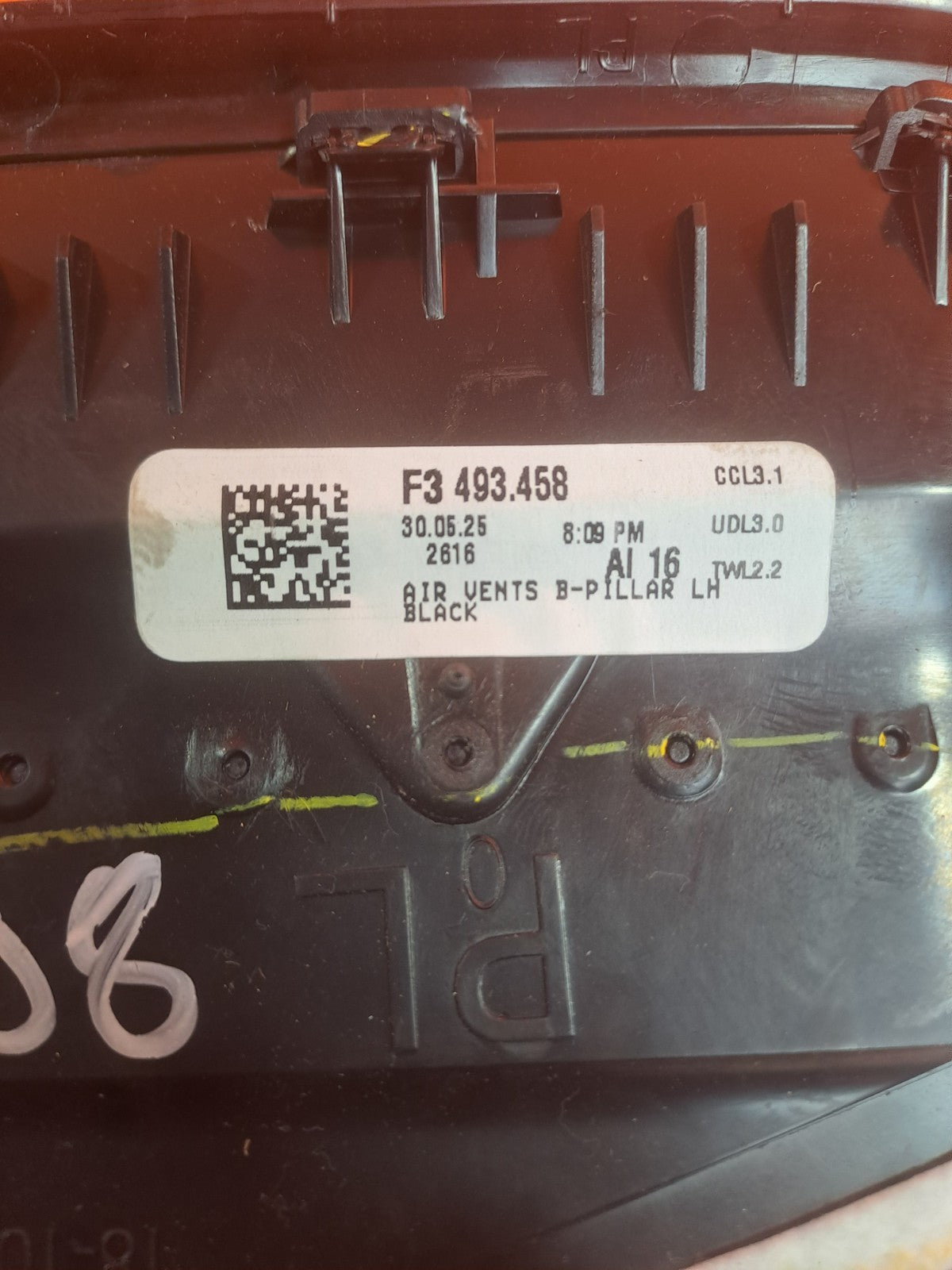 2025 BMW X5 G05 Front Air Vent Pair 21828910 Warranty A398 - Image 11