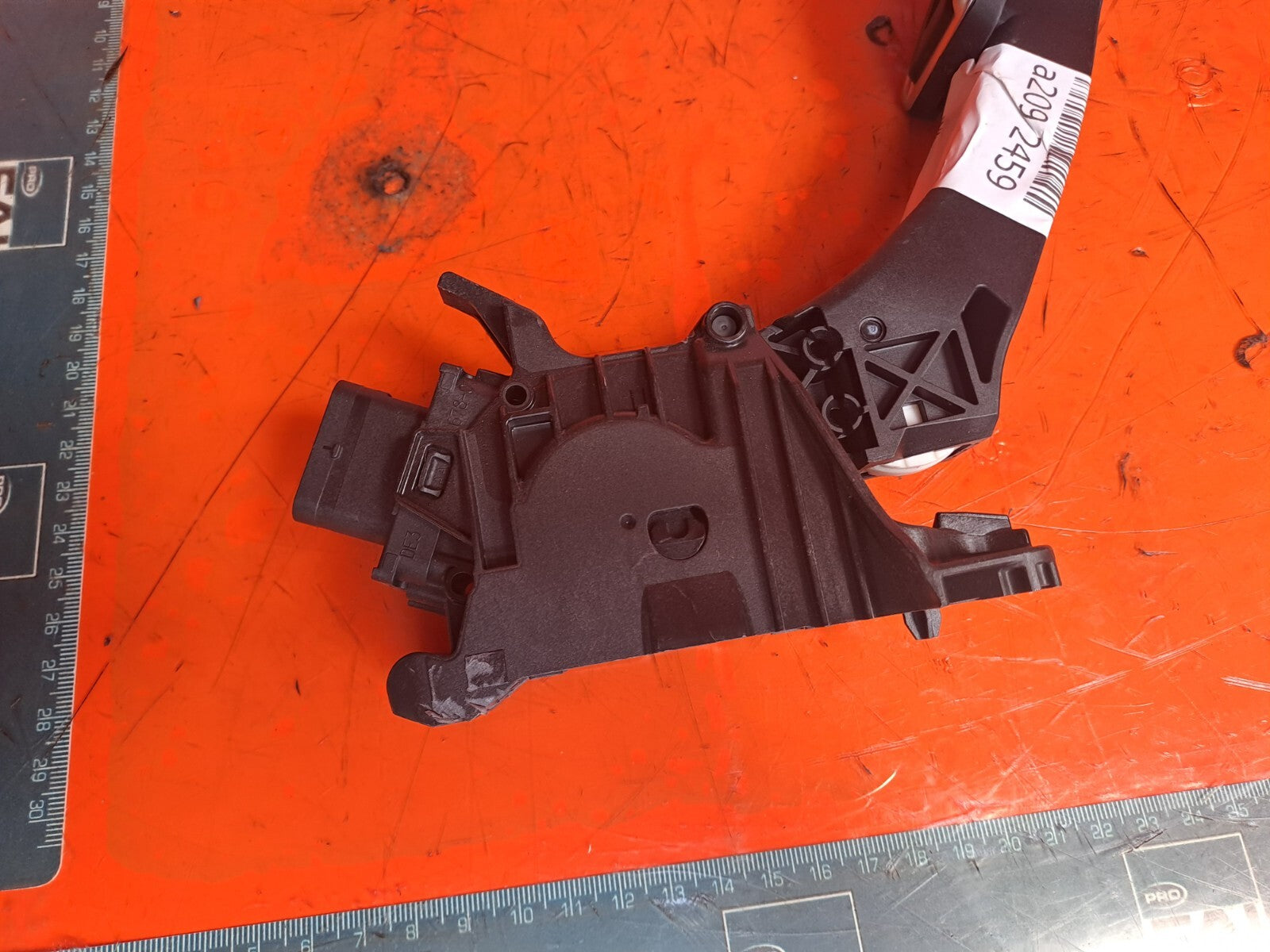 ebay-src:https://i.ebayimg.com/00/s/mtiwmfgxnjaw/z/azyaaosww-bowugq/$_57.jpg